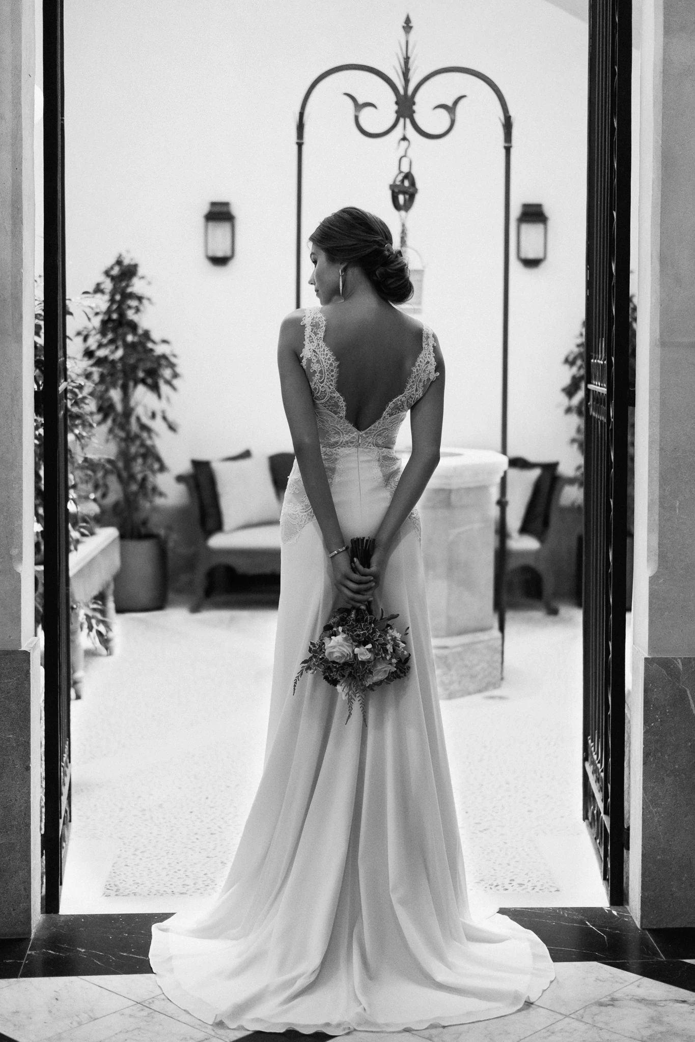 Novia ante el patio cubierto por la cúpula de cristal · El Patio de Glòria, Palma de Mallorca