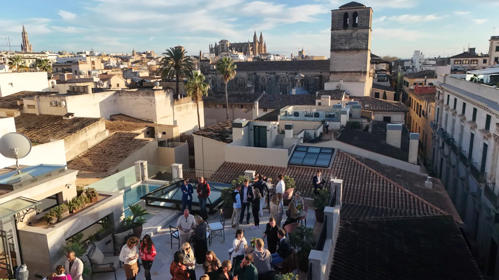 El terrat privat davant la Seu · El Patio de Glòria, Palma de Mallorca