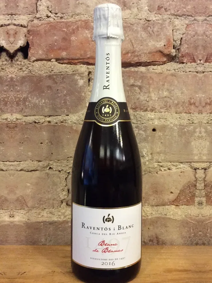 Raventós i Blanc Blanc de Blancs, del nostre celler · El Patio de Glòria, Palma de Mallorca